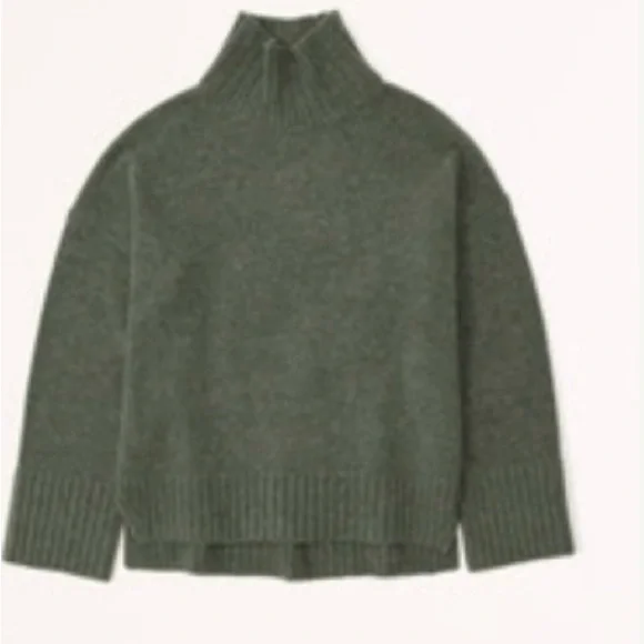 Abercrombie & Fitch Olive Turtleneck Sweater - Picture 1 of 3